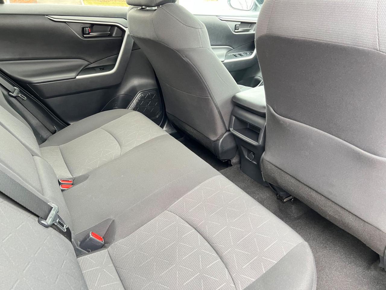 2019 Toyota RAV4 LE - Photo #11