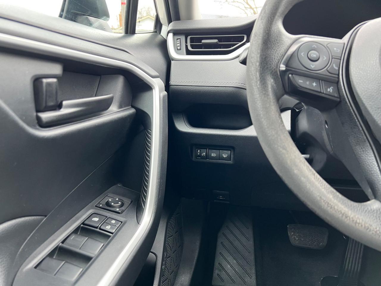 2019 Toyota RAV4 LE - Photo #21