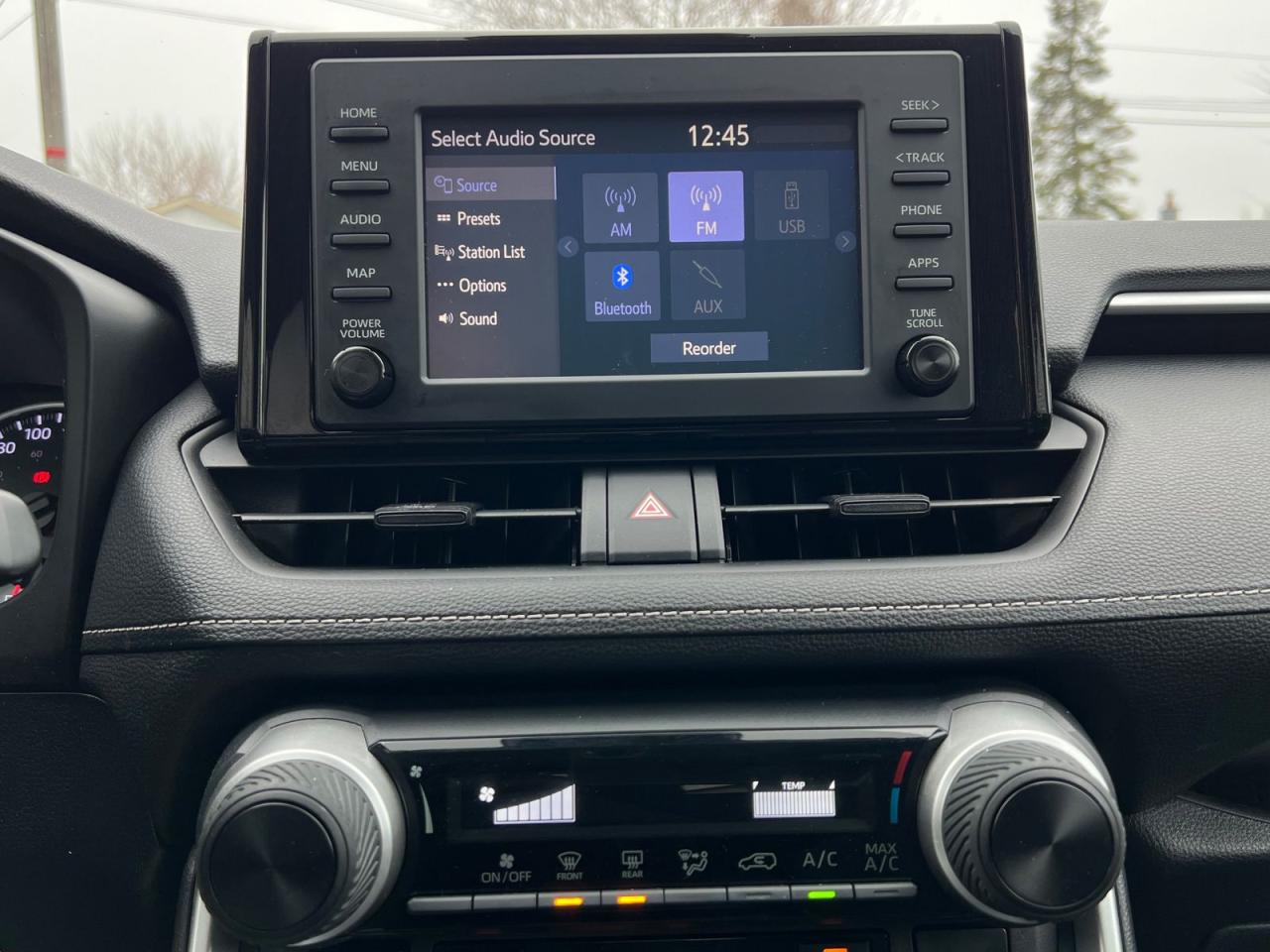 2019 Toyota RAV4 LE - Photo #29