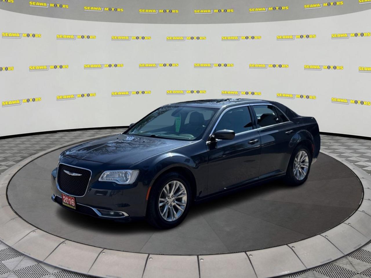 2016 Chrysler 300 Touring  - Photo #8