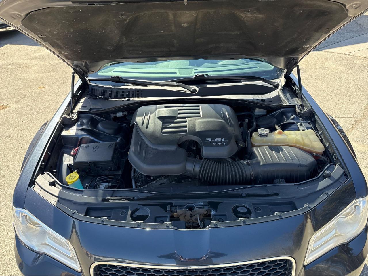2016 Chrysler 300 Touring  - Photo #11