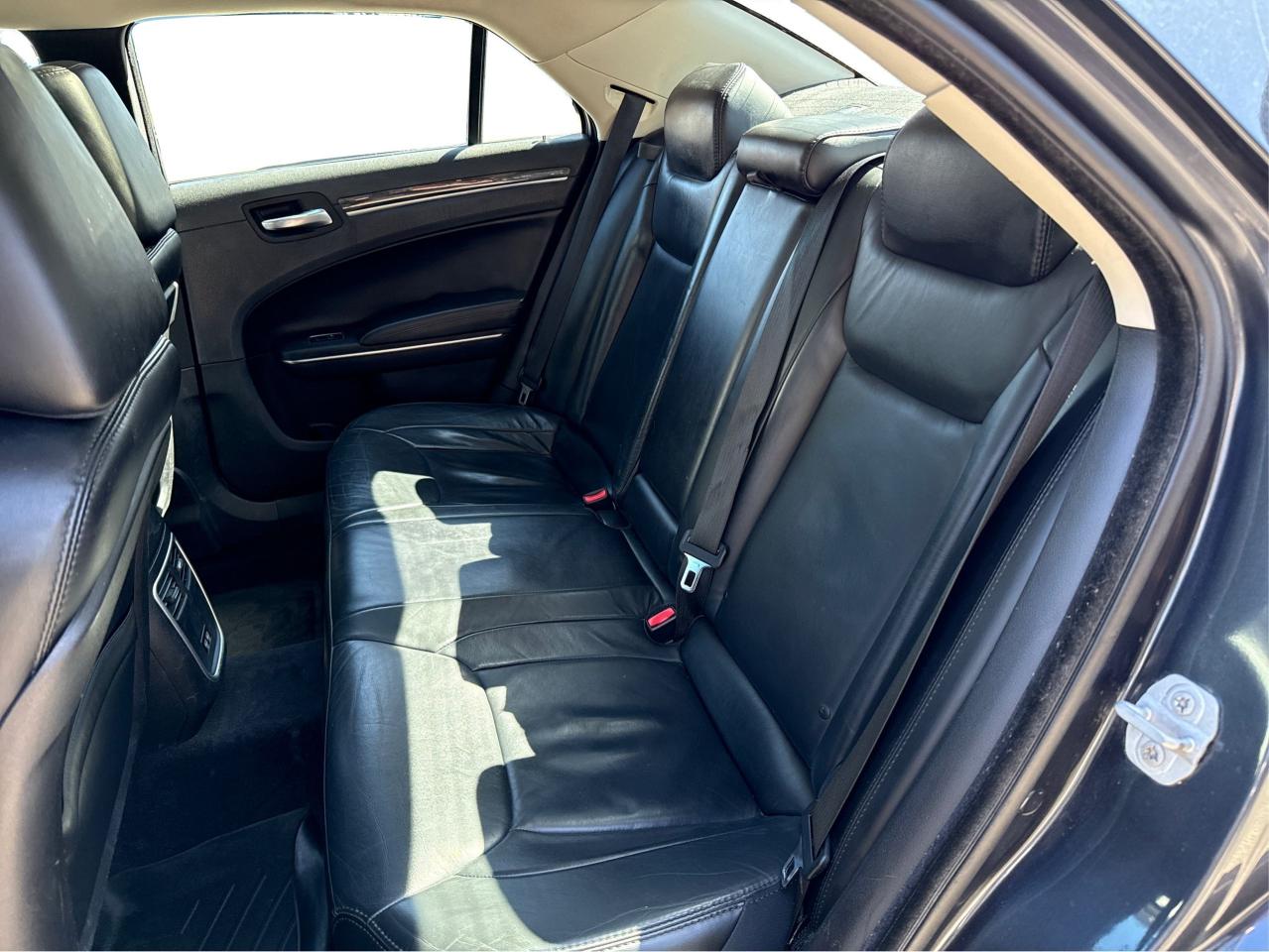 2016 Chrysler 300 Touring  - Photo #15