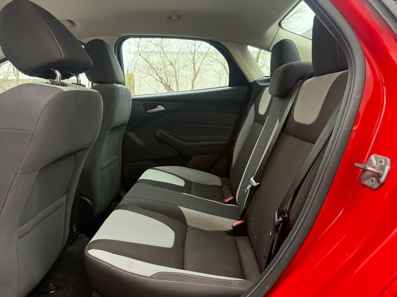 2014 Ford Focus 4DR SDN SE - Photo #11