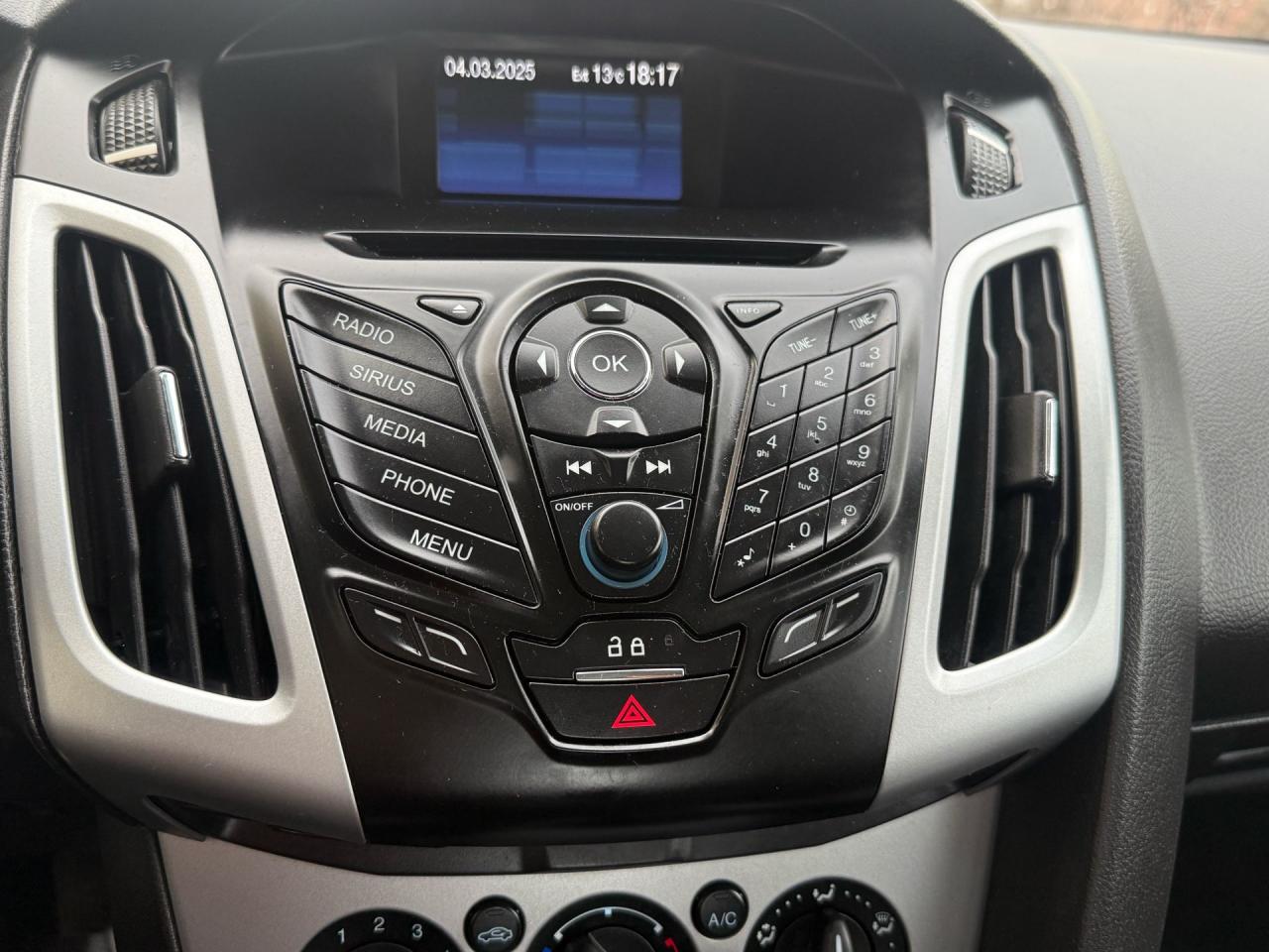 2014 Ford Focus 4DR SDN SE - Photo #14