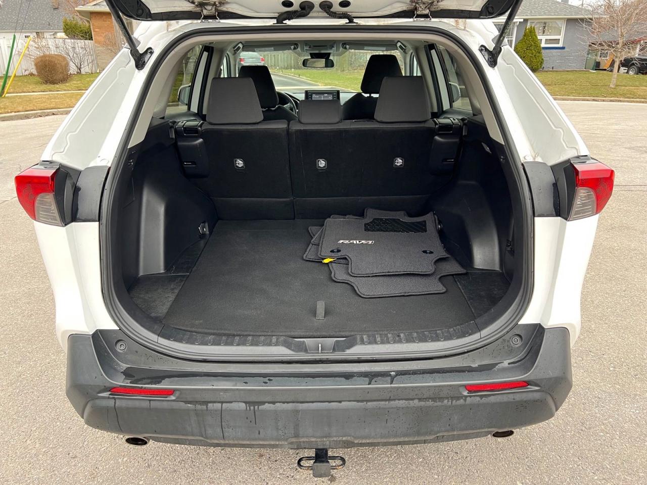 2019 Toyota RAV4 LE - Photo #12