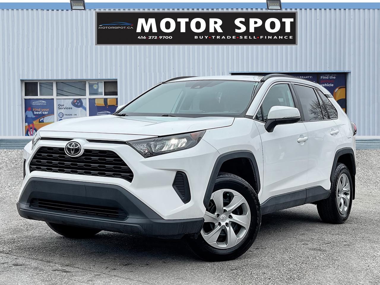 2019 Toyota RAV4 LE Photo0