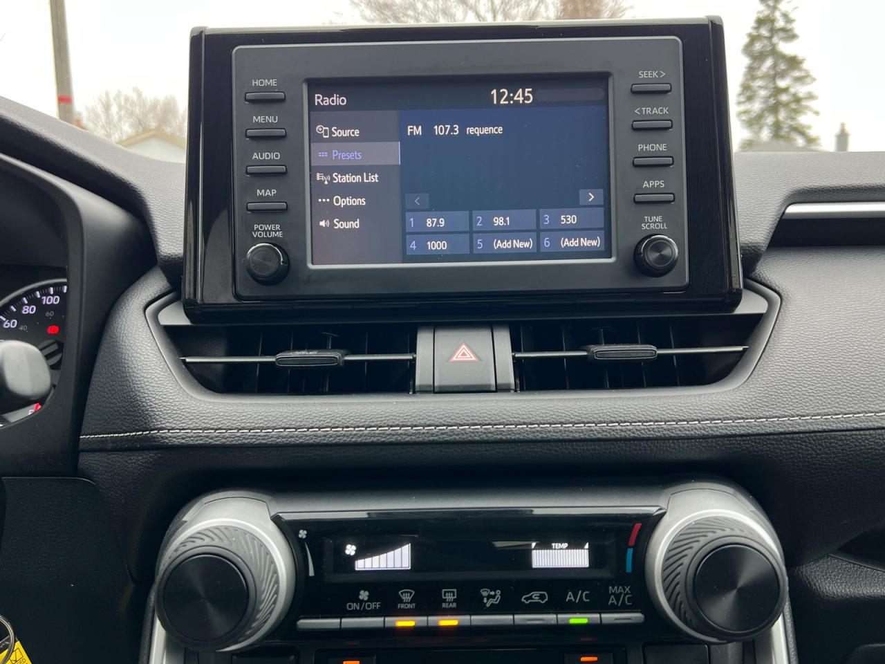 2019 Toyota RAV4 LE Photo