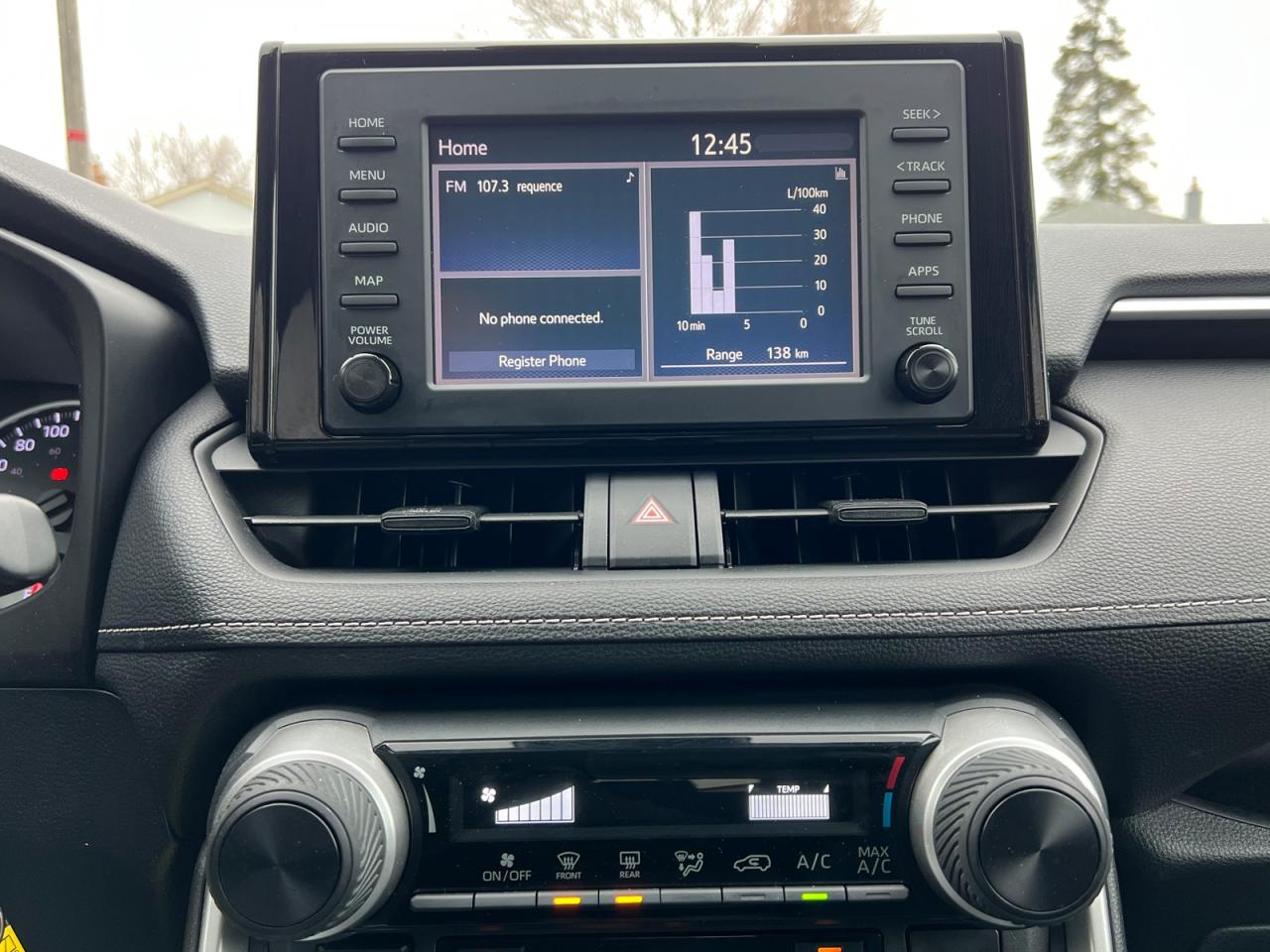 2019 Toyota RAV4 LE Photo