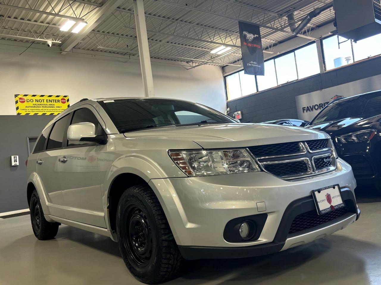 2011 Dodge Journey R-T AWD|V6POWERED|ALPINEAUDIO|LEATHER|SIRIUSXM|+++ - Photo #2