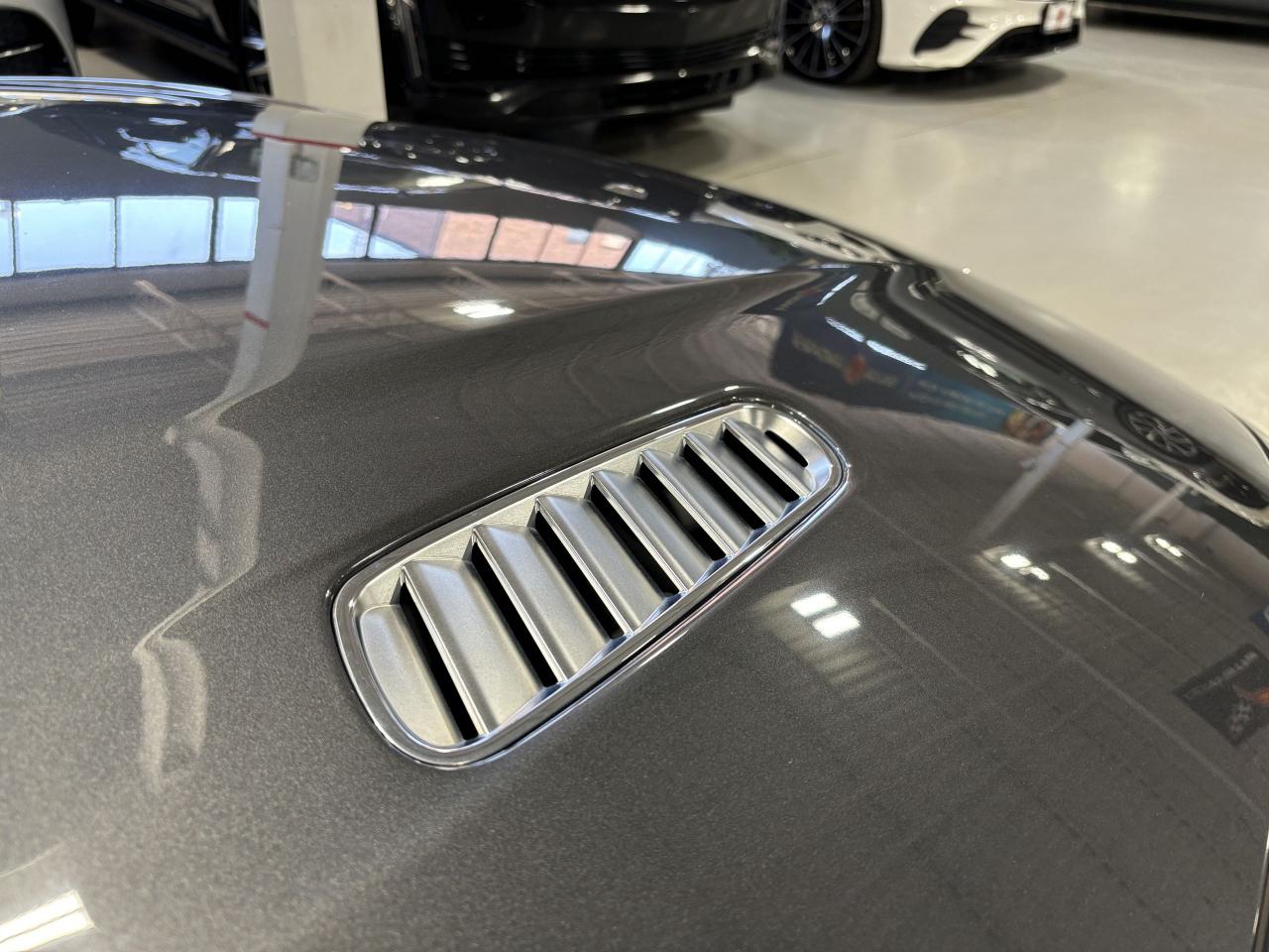 2016 Aston Martin DB9 GT|V12|RWD|COUPE|NAV|POWERSEATS|LEATHER|BACKUPCAM| - Photo #4