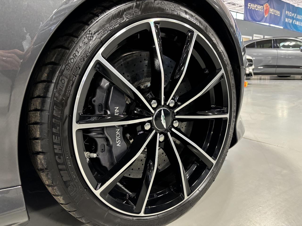 2016 Aston Martin DB9 GT|V12|RWD|COUPE|NAV|POWERSEATS|LEATHER|BACKUPCAM| - Photo #10