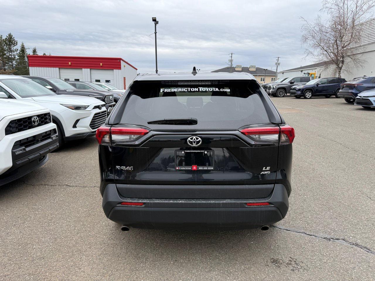 2023 Toyota RAV4 LE Photo