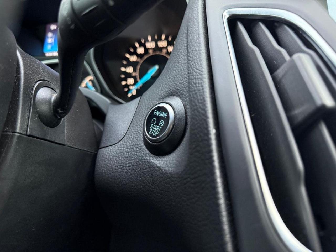 2016 Ford Focus TITANIUM | ONE-OWNER | LEATHER | BACK-UP CAM | NAVI | SUNROOF | PUSH BUTTON START | - Photo #28