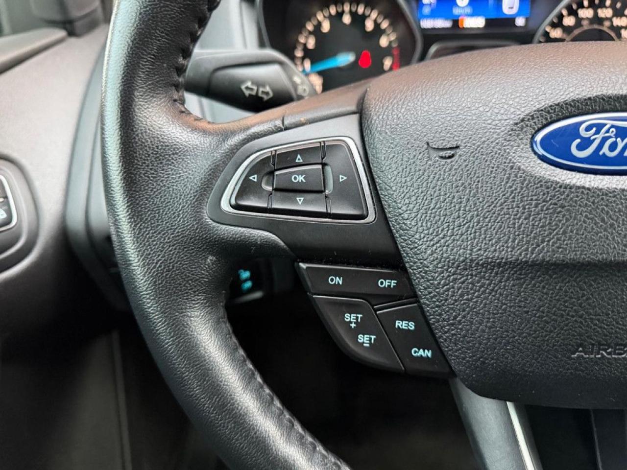 2016 Ford Focus TITANIUM | ONE-OWNER | LEATHER | BACK-UP CAM | NAVI | SUNROOF | PUSH BUTTON START | - Photo #22