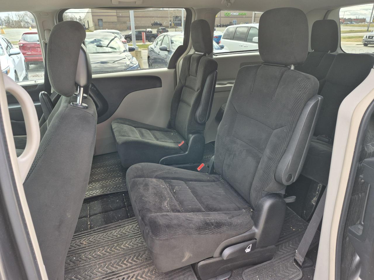 2016 Dodge Grand Caravan Crew Photo12