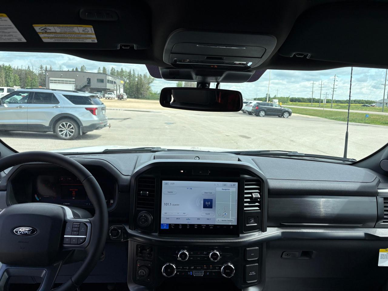 2025 Ford F-150 Lariat 4WD SuperCrew 5.5' Box Photo5
