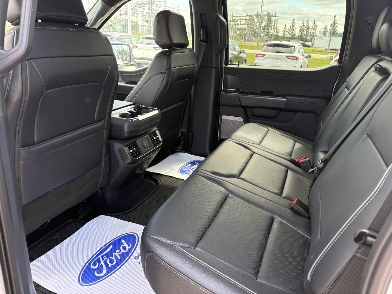 2025 Ford F-150 Lariat 4WD SuperCrew 5.5' Box Photo5