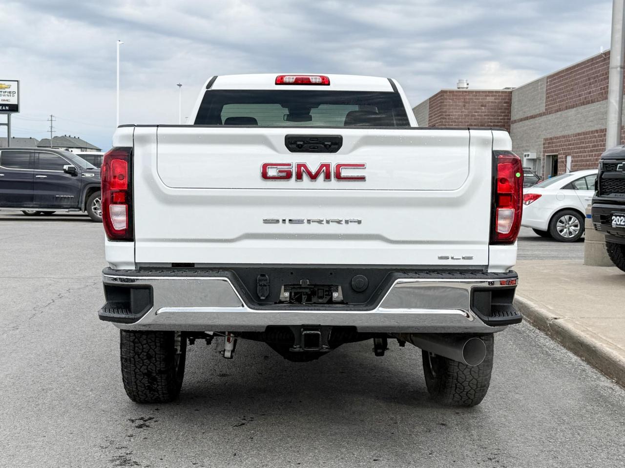 2025 GMC Sierra 3500 HD SLE 6.6L V8 DURAMAX WITH REMOTE START/ENTRY, HEATED SEATS, HEATED STEERING WHEEL, CRUISE CONTROL, VINYL FLOORING, HD REAR VISION CAMERA, APPLE CARPLAY AND ANDROID AUTO Photo