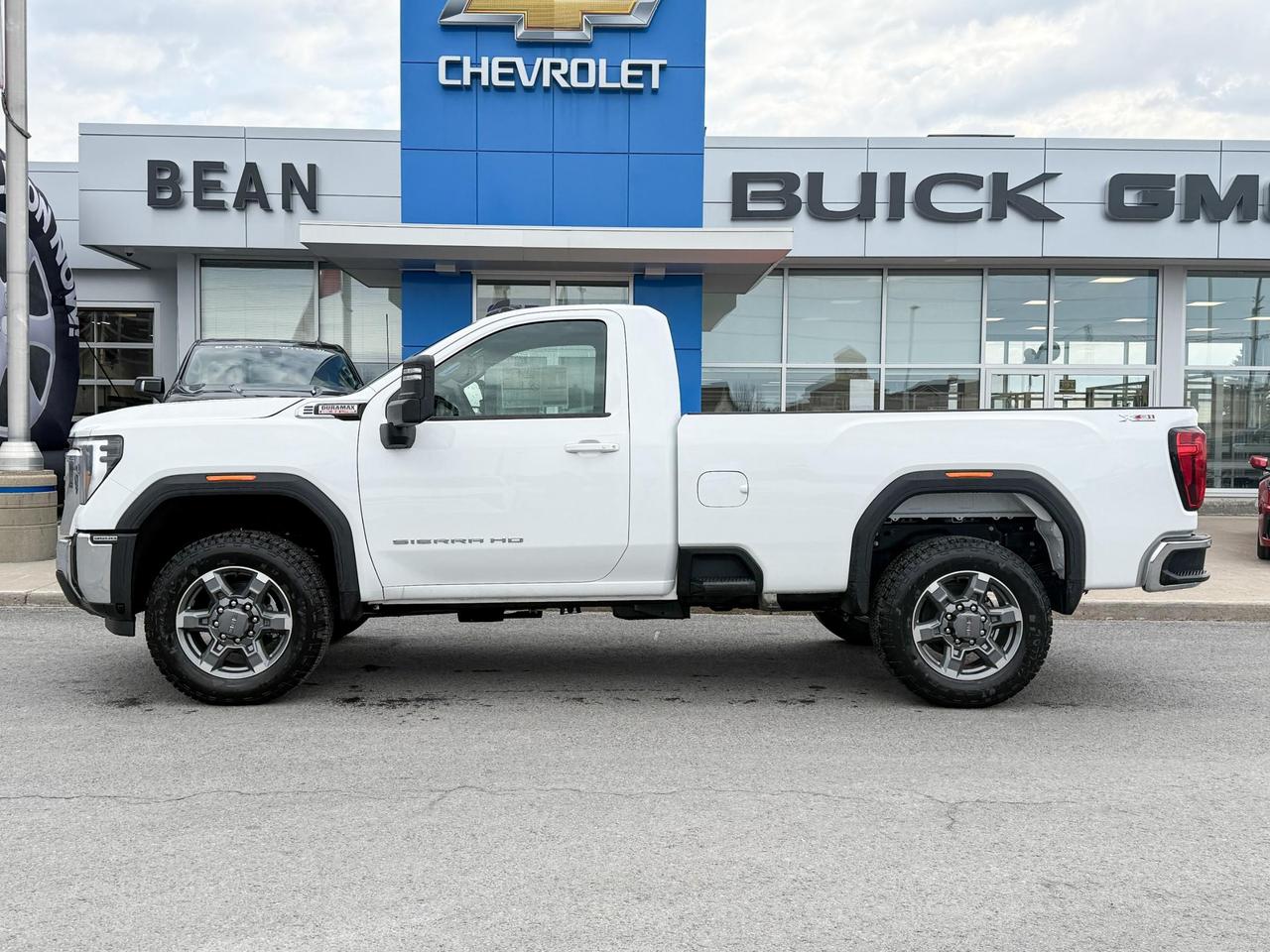 2025 GMC Sierra 3500 HD SLE 6.6L V8 DURAMAX WITH REMOTE START/ENTRY, HEATED SEATS, HEATED STEERING WHEEL, CRUISE CONTROL, VINYL FLOORING, HD REAR VISION CAMERA, APPLE CARPLAY AND ANDROID AUTO Photo