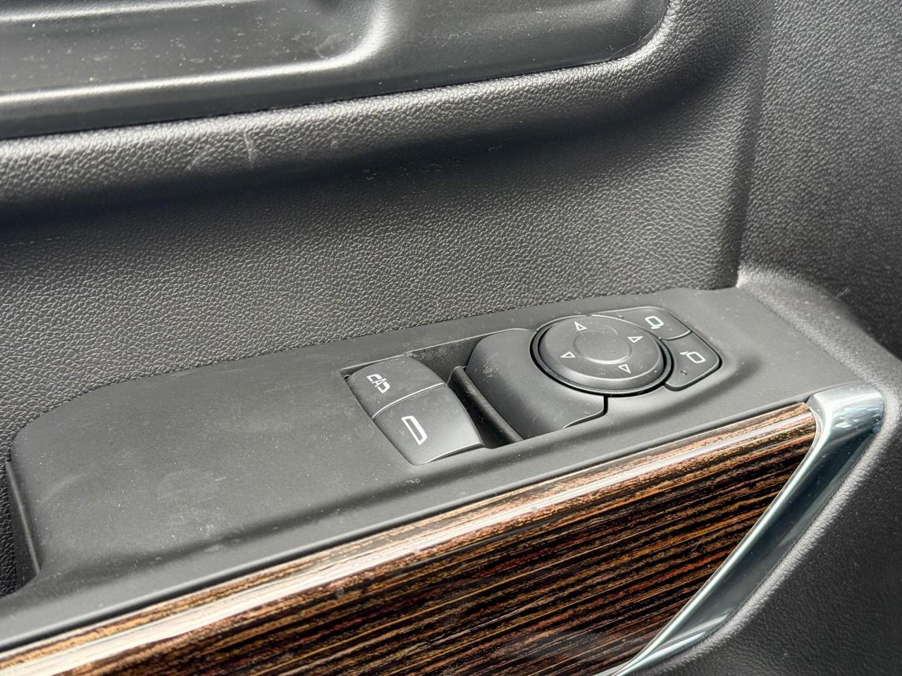 2025 GMC Sierra 3500 HD SLE 6.6L V8 DURAMAX WITH REMOTE START/ENTRY, HEATED SEATS, HEATED STEERING WHEEL, CRUISE CONTROL, VINYL FLOORING, HD REAR VISION CAMERA, APPLE CARPLAY AND ANDROID AUTO Photo