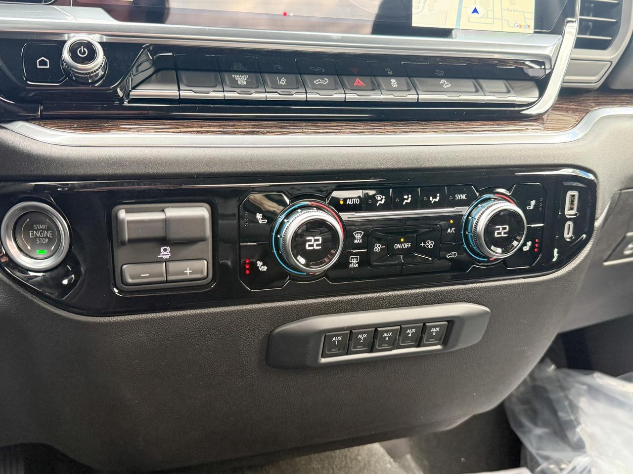 2025 GMC Sierra 3500 HD SLE 6.6L V8 DURAMAX WITH REMOTE START/ENTRY, HEATED SEATS, HEATED STEERING WHEEL, CRUISE CONTROL, VINYL FLOORING, HD REAR VISION CAMERA, APPLE CARPLAY AND ANDROID AUTO Photo