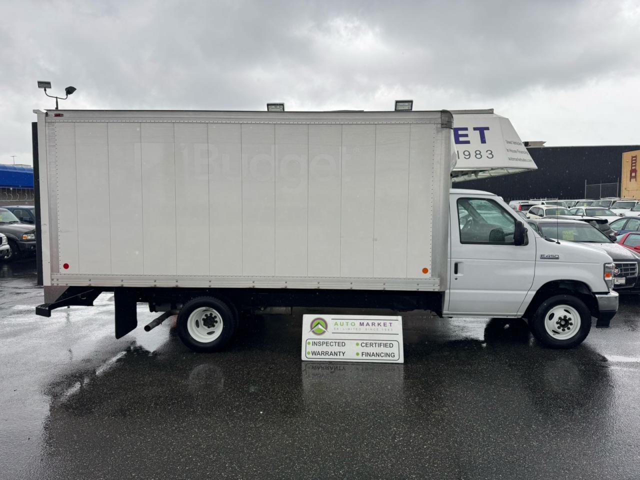 Used 2022 Ford Econoline E-450 16ft CUBE W/ RAMP! LIKE NEW! INSPECTED & WARRANTY! for sale in Langley, BC