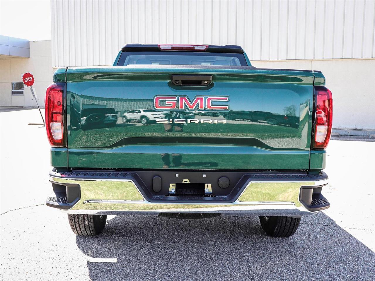 2025 GMC Sierra 1500 PRO Photo3