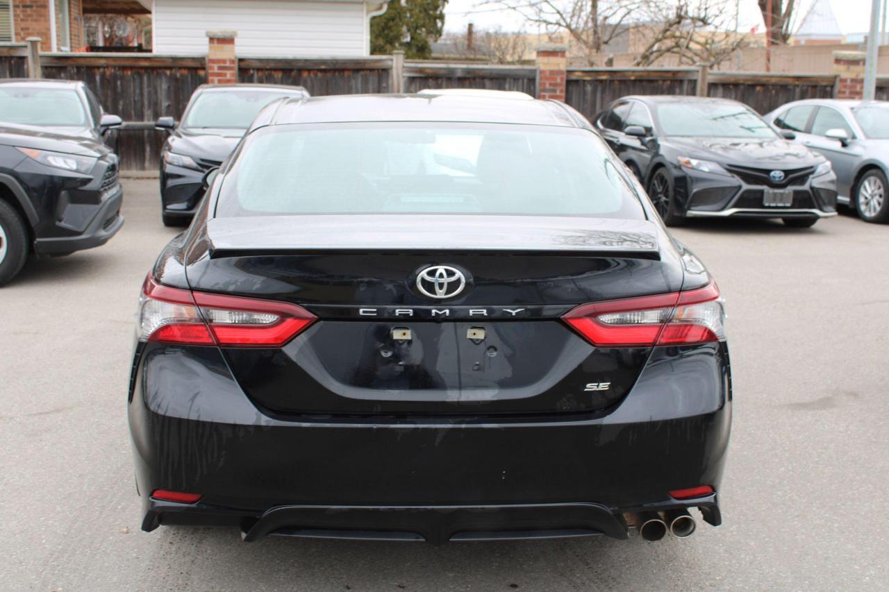 2022 Toyota Camry SE Auto - Photo #3