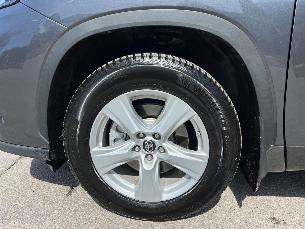 2020 Toyota Highlander L - Photo #8