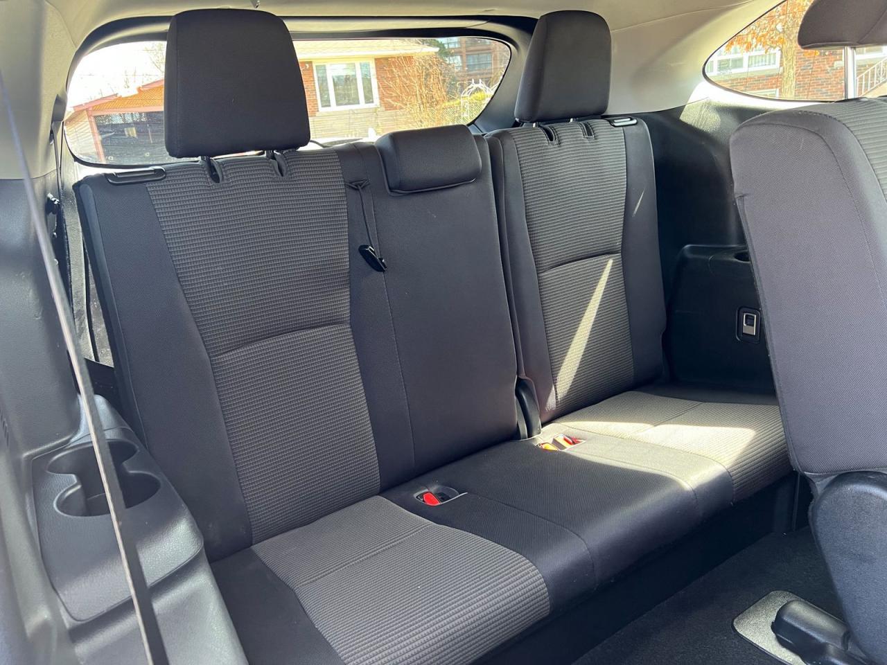 2020 Toyota Highlander L - Photo #12