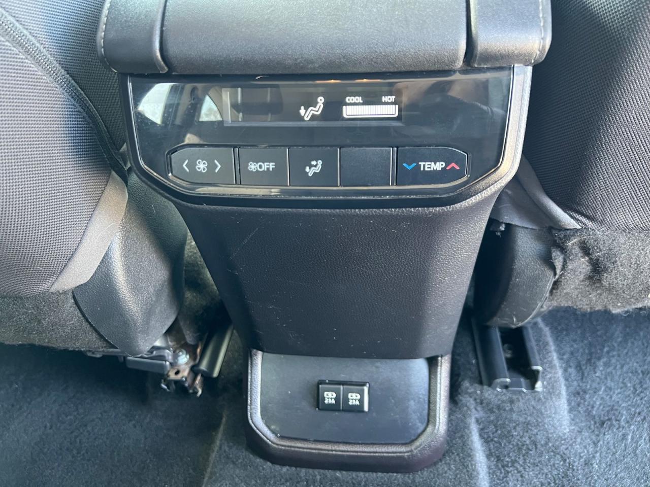 2020 Toyota Highlander L - Photo #13