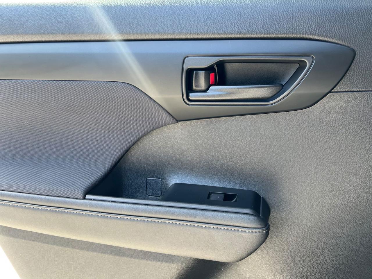 2020 Toyota Highlander L - Photo #20