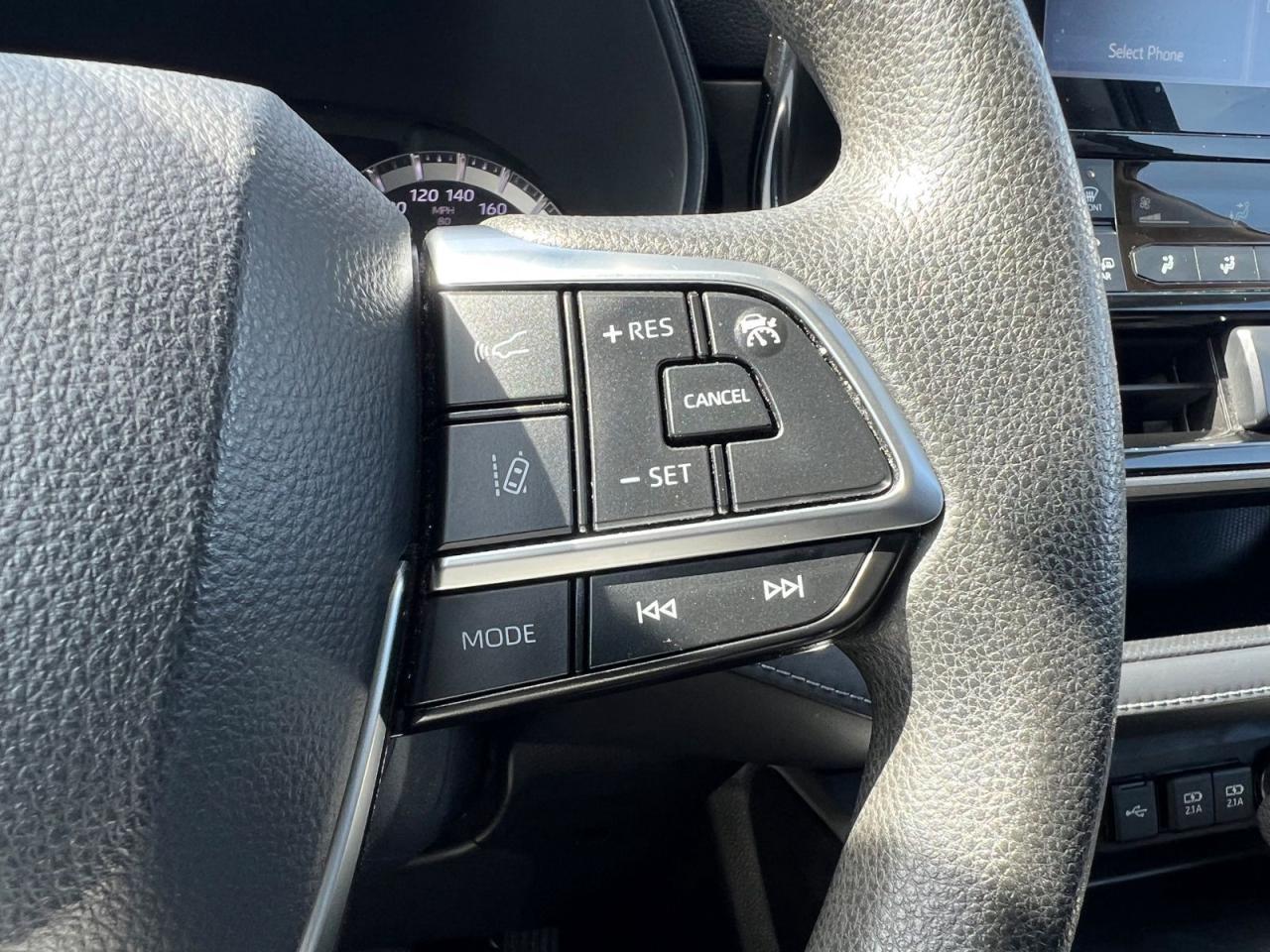 2020 Toyota Highlander L - Photo #26