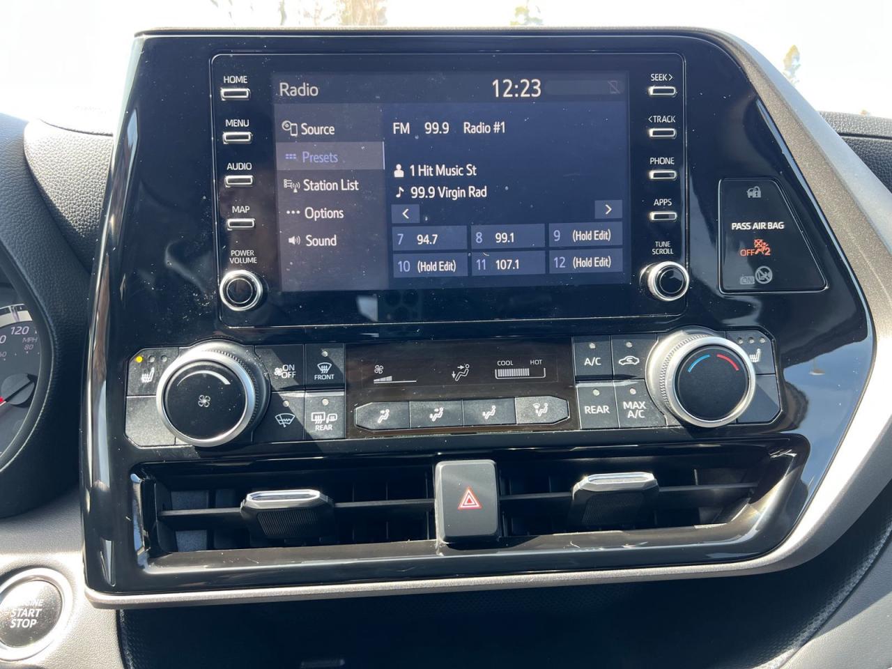 2020 Toyota Highlander L - Photo #32