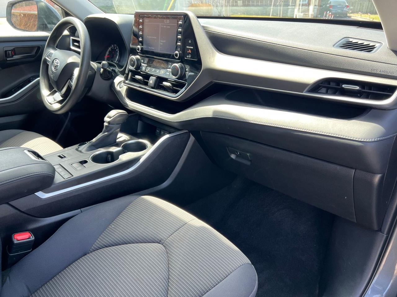 2020 Toyota Highlander L - Photo #10