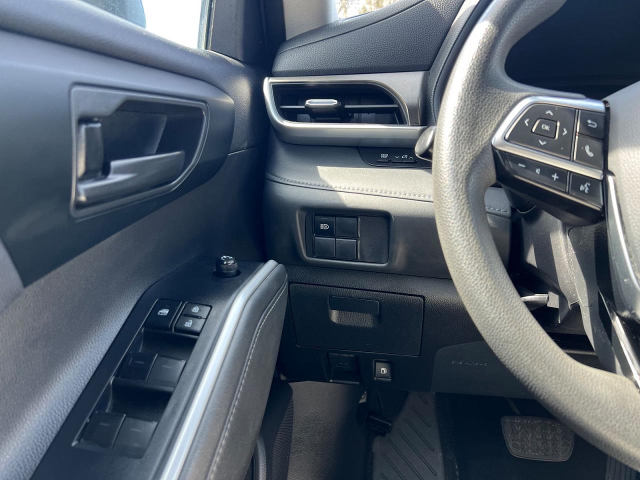 2020 Toyota Highlander L - Photo #24