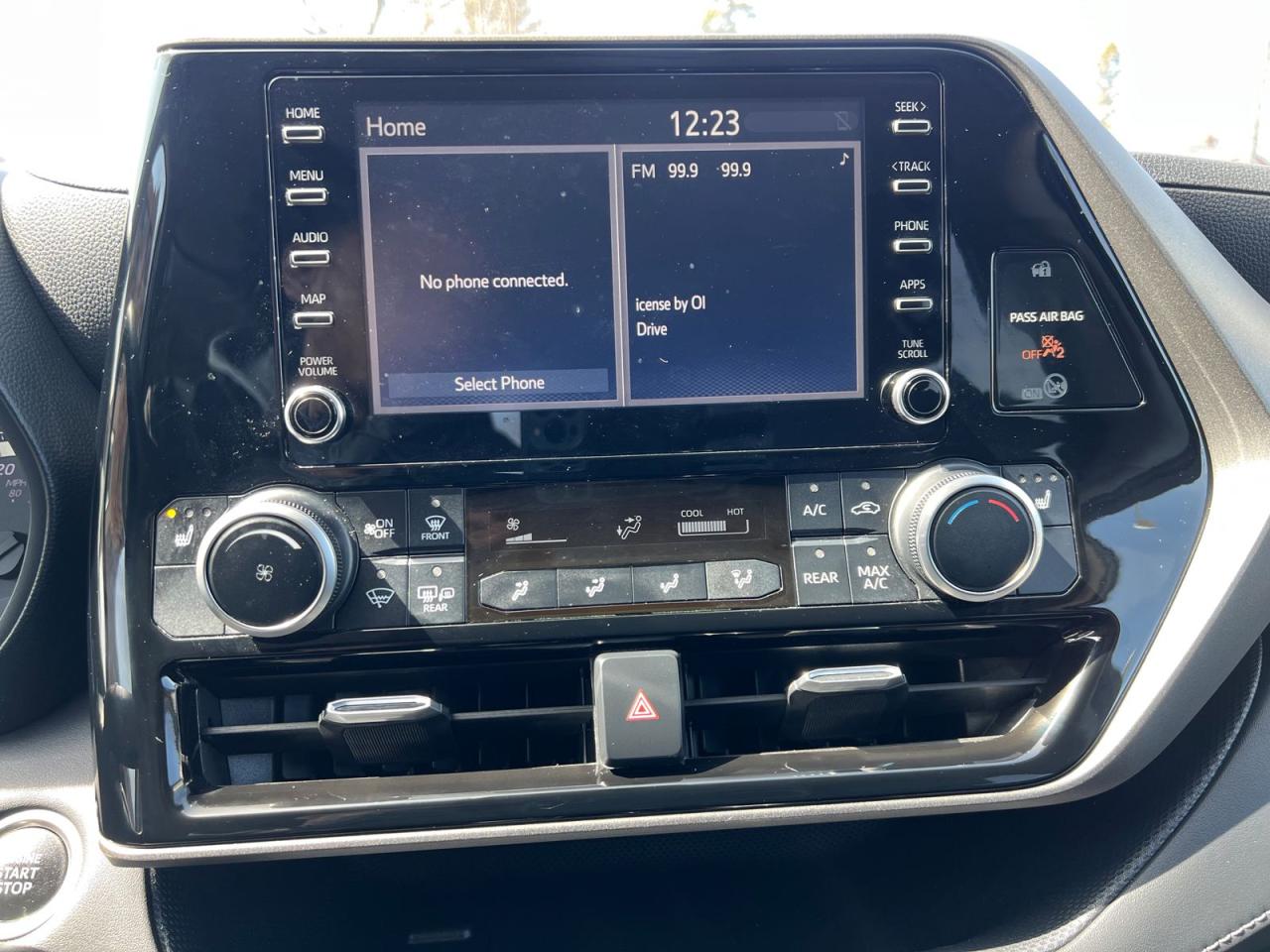 2020 Toyota Highlander L - Photo #30