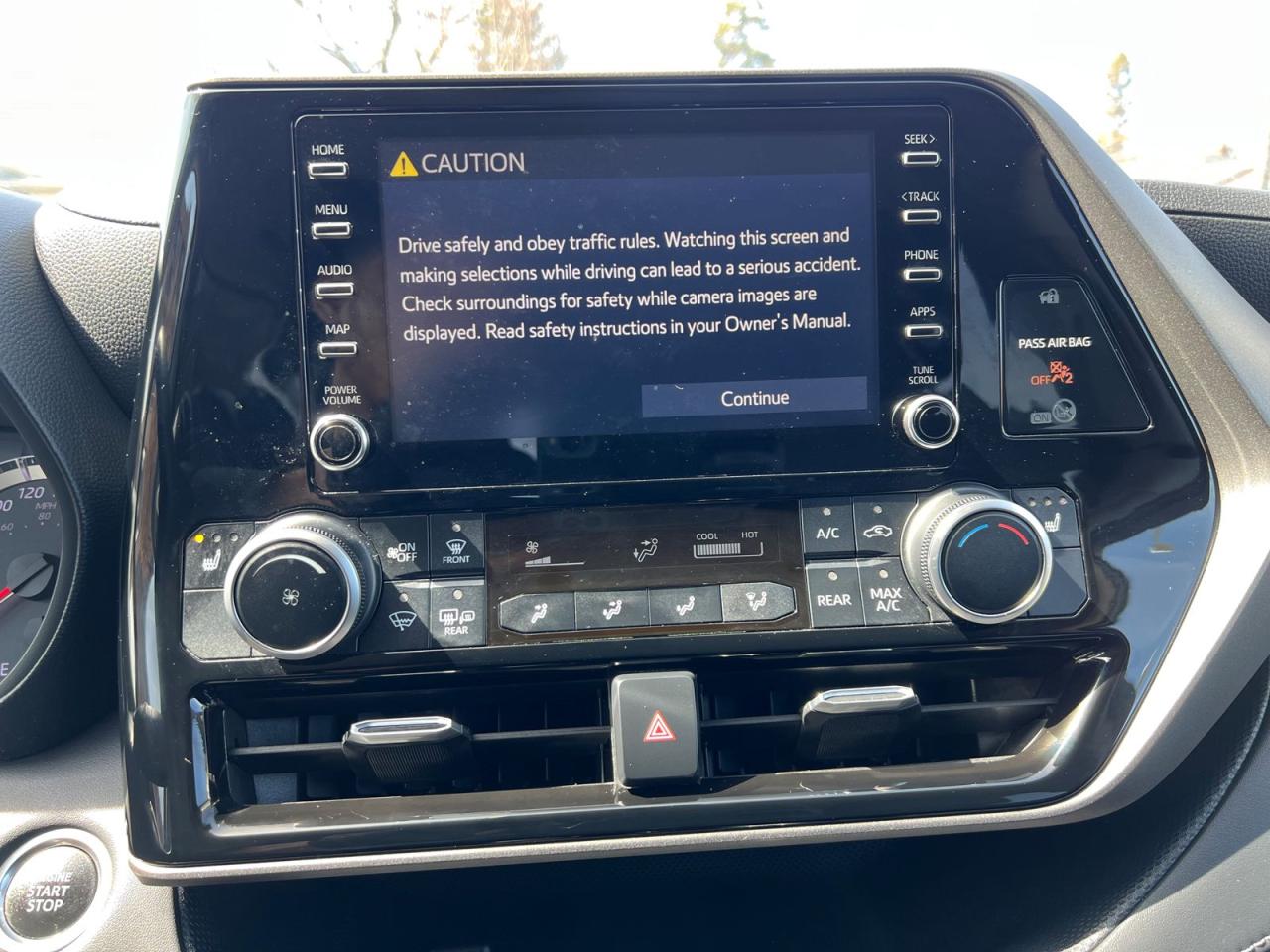 2020 Toyota Highlander L - Photo #35