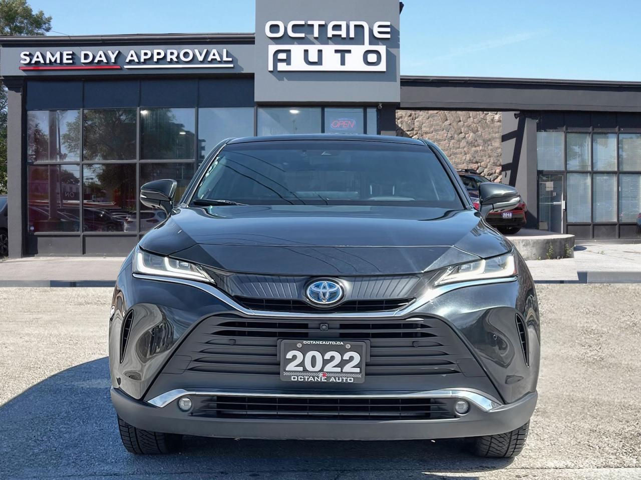 2022 Toyota Venza LIMITED - Photo #2