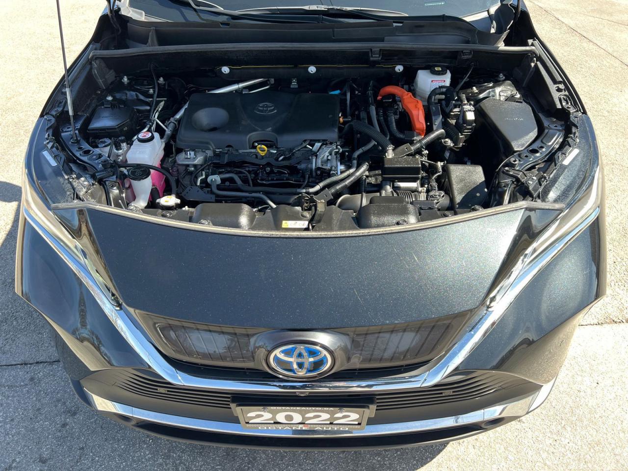 2022 Toyota Venza LIMITED - Photo #6