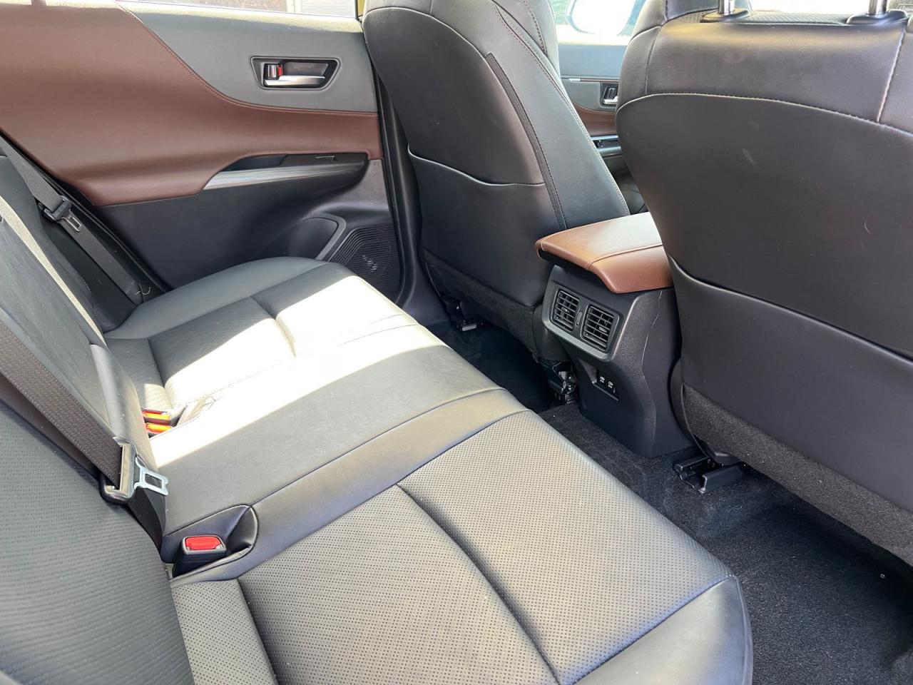 2022 Toyota Venza LIMITED - Photo #11