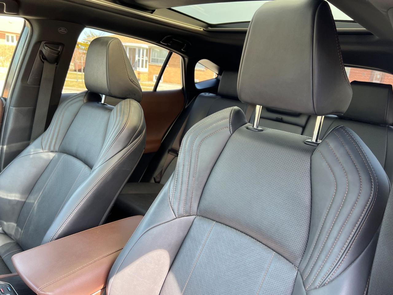 2022 Toyota Venza LIMITED - Photo #19
