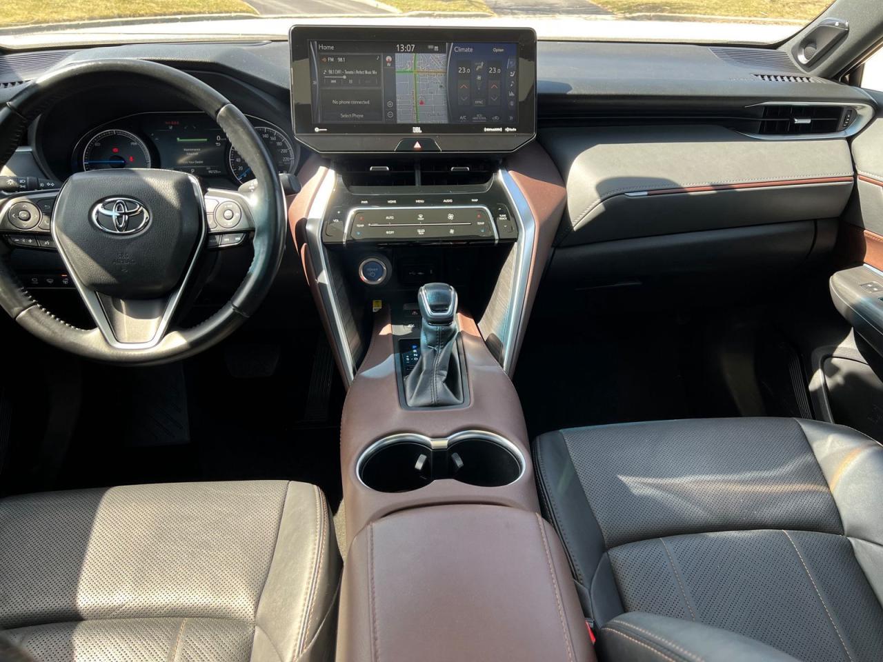 2022 Toyota Venza LIMITED - Photo #14