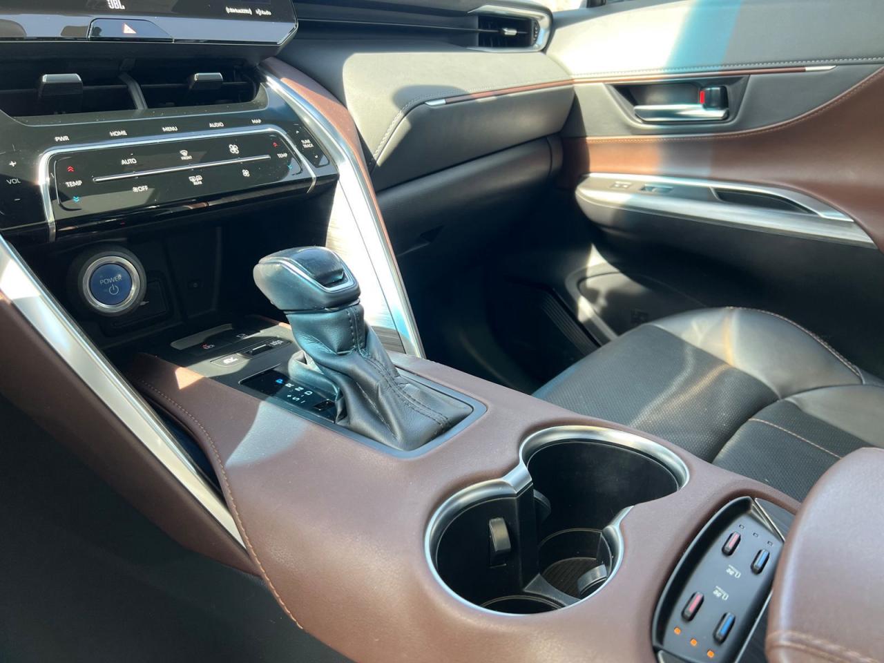 2022 Toyota Venza LIMITED - Photo #25