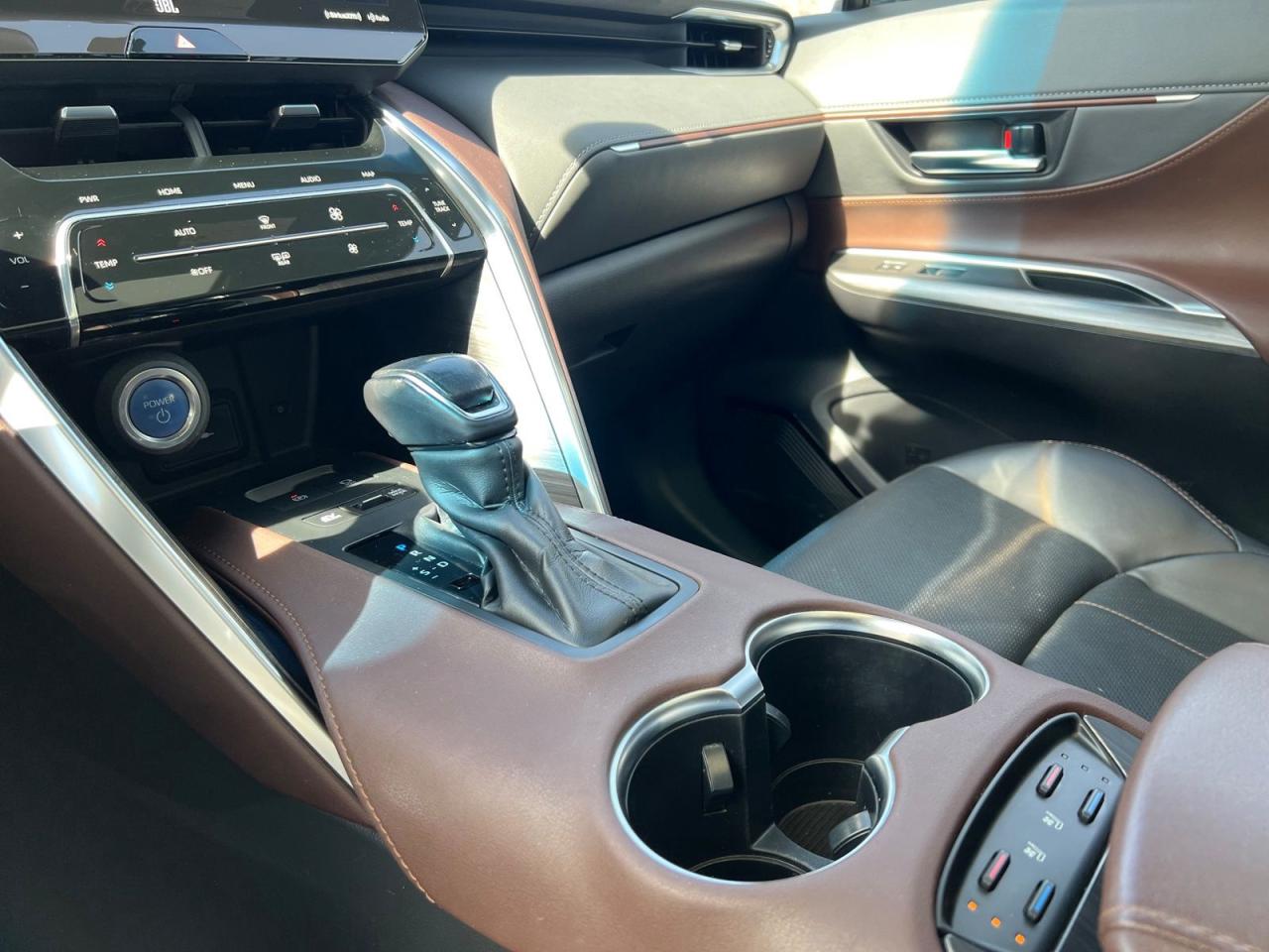 2022 Toyota Venza LIMITED - Photo #25