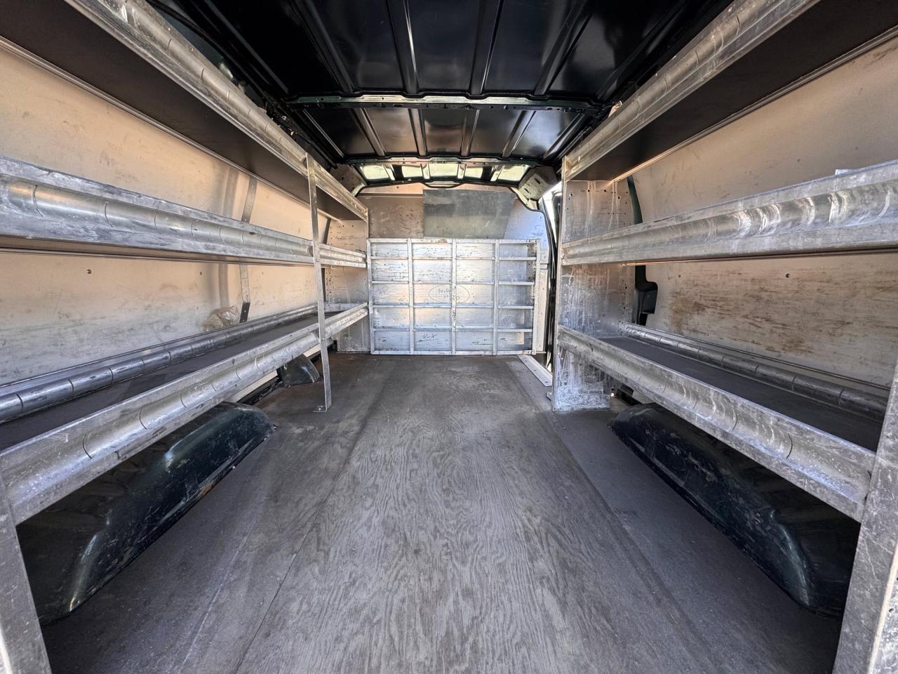 2013 Ford Econoline E-350 Super Duty Commercial - Photo #15