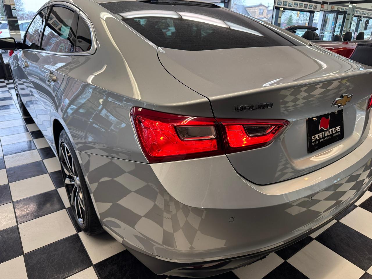 2018 Chevrolet Malibu LT+Roof+Leather+GPS+BOSE Sound+Leather+CLEANCARFAX Photo41