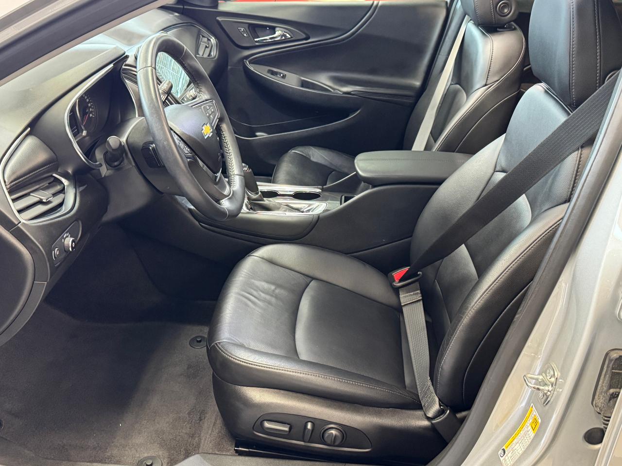 2018 Chevrolet Malibu LT+Roof+Leather+GPS+BOSE Sound+Leather+CLEANCARFAX - Photo #23