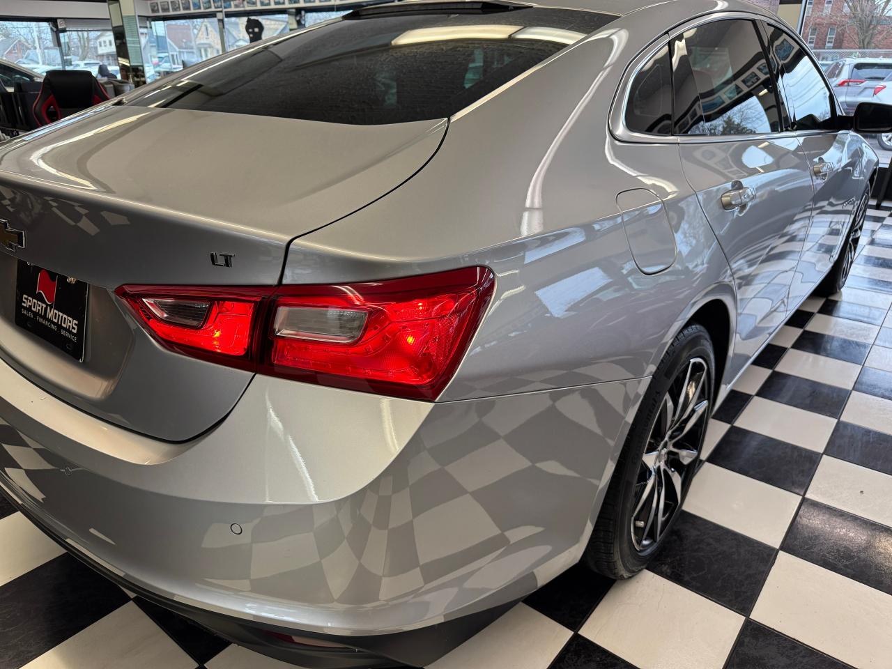 2018 Chevrolet Malibu LT+Roof+Leather+GPS+BOSE Sound+Leather+CLEANCARFAX Photo42