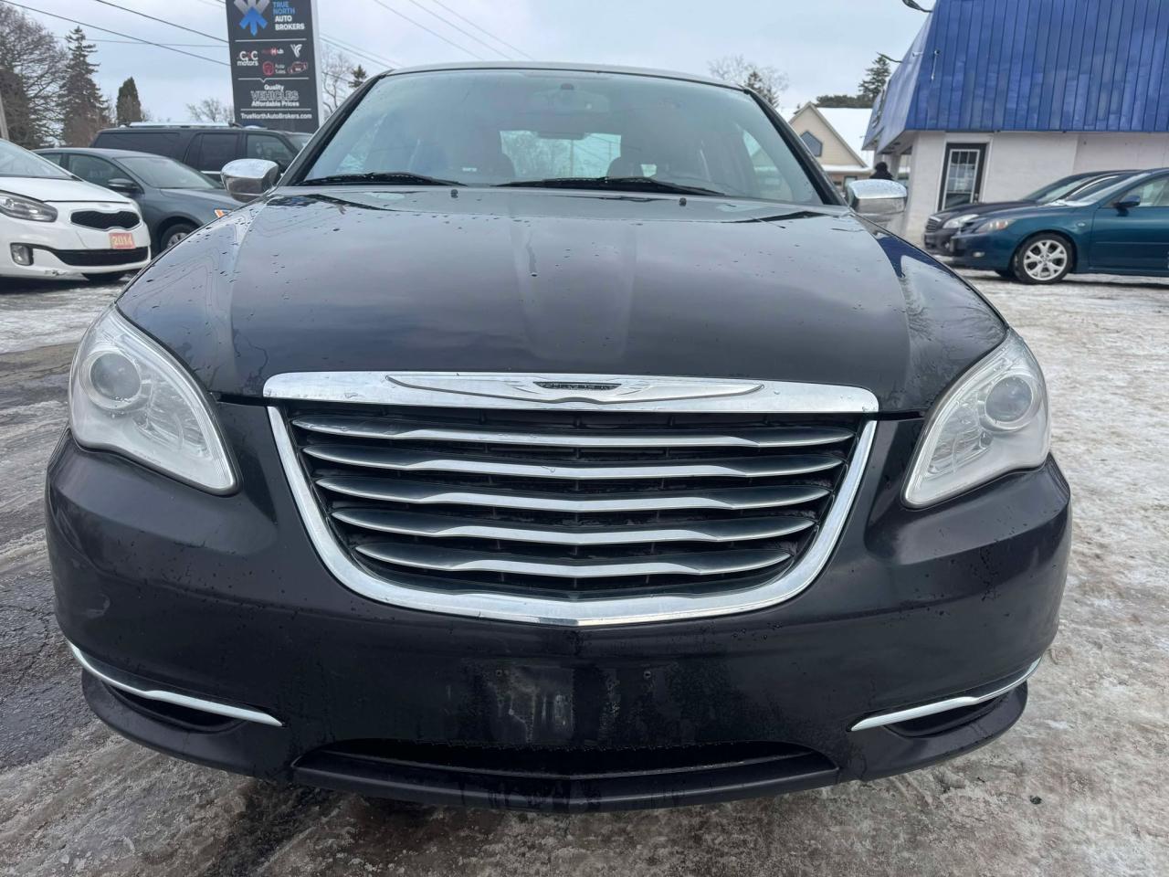 2013 Chrysler 200 4dr Sdn Limited - Photo #2